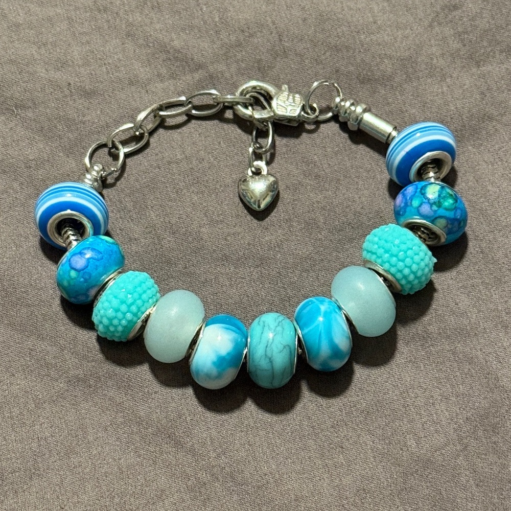 🖤 Handmade Shades of Blue Beaded Charm Bracelet
